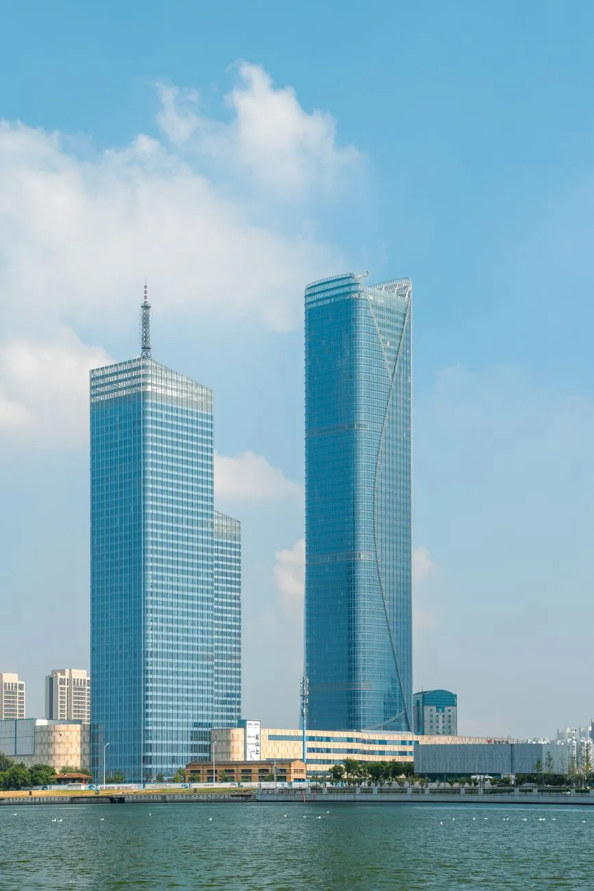 新疆讯信安电子科技报警主机与红外探测器产品型号参数对比分析