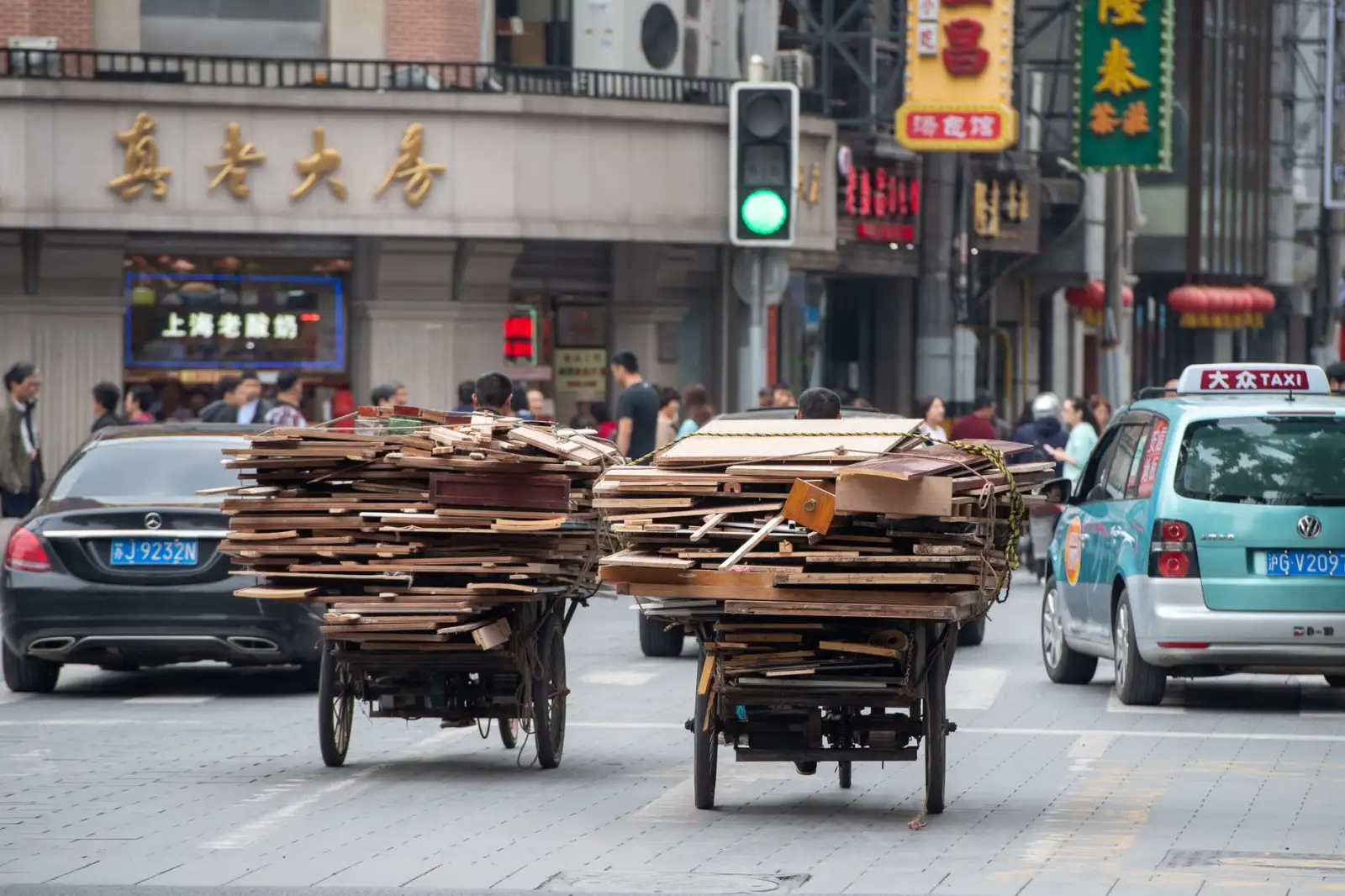 新疆地区企业安防报警主机选型指南：红外探测器与门磁开关的联动配置方案